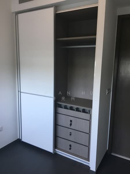 Nathan Suites, 21 Nathan Road, 2 Bedrooms, 926 sqft, Condominium For Rent, by Adrian Hui 许光兴, 18440666 - PropertyGuru.com.sg