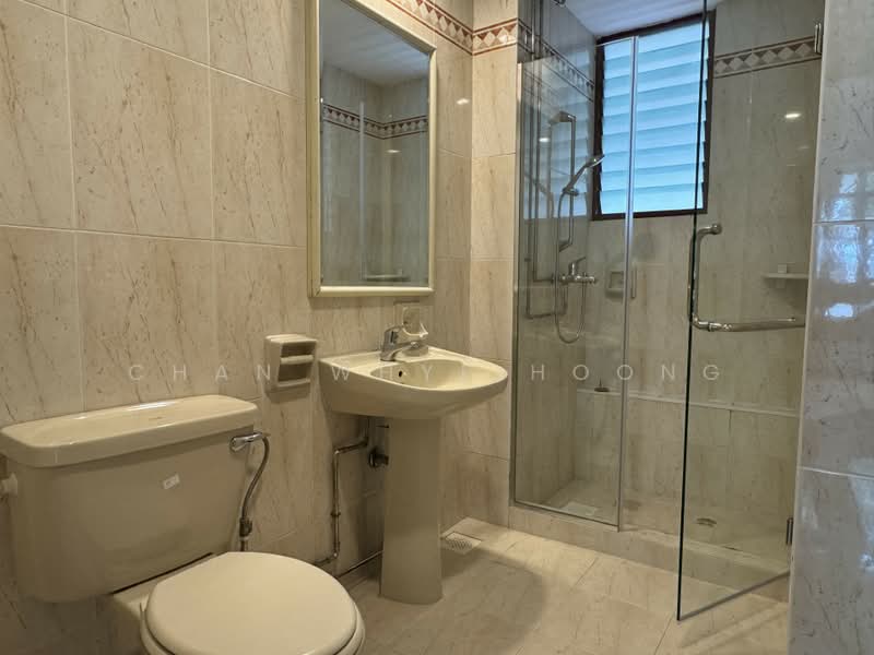 Chancery Esquire, 8 Chancery Lane, 3 Bedrooms, 1,572 sqft, Condominium For Rent, by Chan Whye Hoong, 18502549 - 2nd Bathroom - PropertyGuru.com.sg