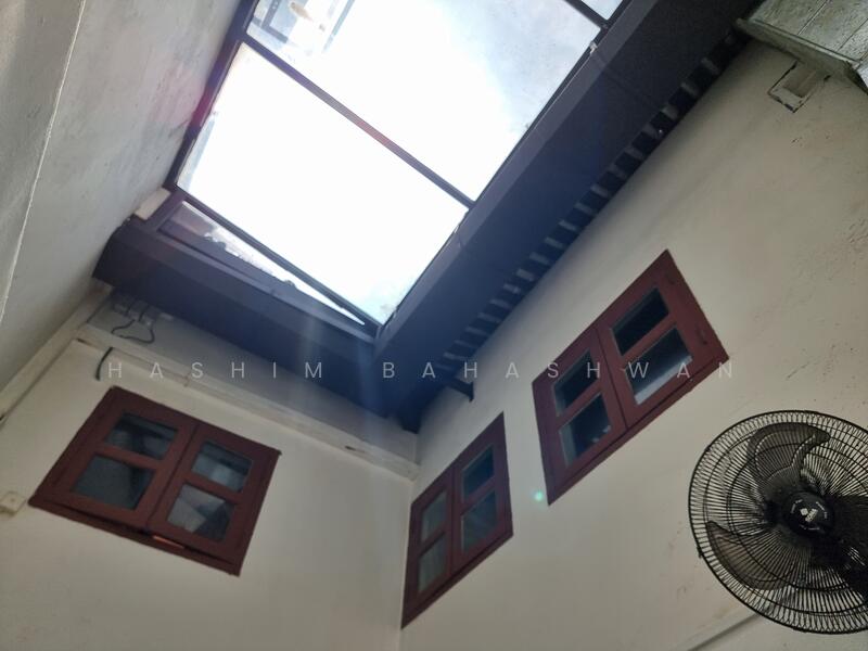HAJI LANE..FULL COMMERCIAL..POTENTIAL FOR RETURNS, Haji Lane, 677 sqft, Shop / Shophouse For Sale, by Hashim Bahashwan, 18511511 - CommercialGuru.com.sg