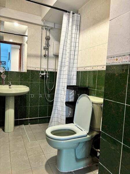 Melville Park, 28 Simei Street 1, 2 Bedrooms, 958 sqft, Apartment For Rent, by Daryl Tay, 18513418 - Common Bathroom - PropertyGuru.com.sg