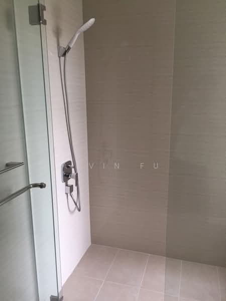 Uber 388, 388 Upper East Coast Road, 2 Bedrooms, 926 sqft, Condominium For Rent, by Alvin Fu, 18517390 - Master bedroom Toilet - PropertyGuru.com.sg