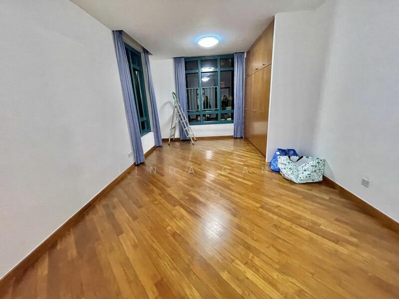 ULTRA LARGE MASTER BEDROOM