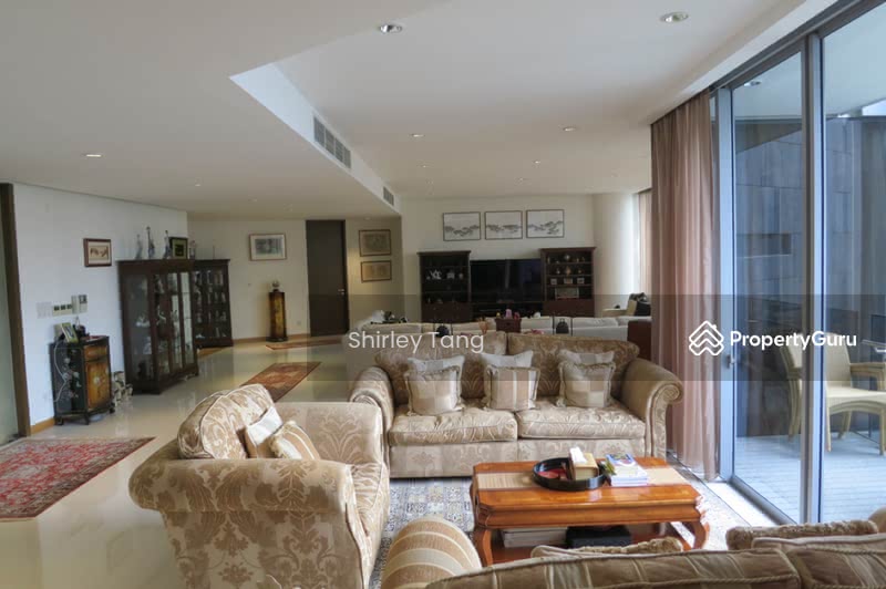 2nd Living area overlooking balcony