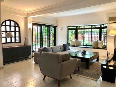 For Rent - Jalan Kebaya