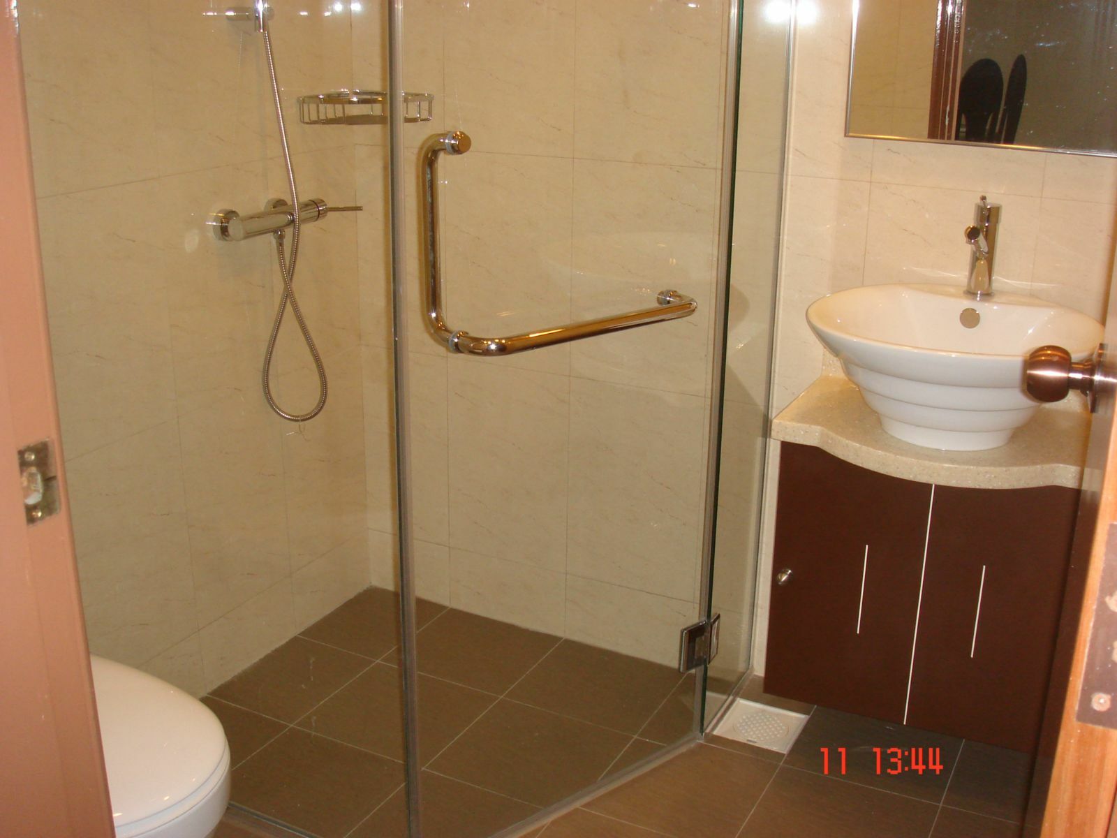 Tiara, 1 Kim Seng Walk, 2 Bedrooms, 893 sqft, Apartment For Rent, by Karen Wong, 18540513 - common bathroom - PropertyGuru.com.sg