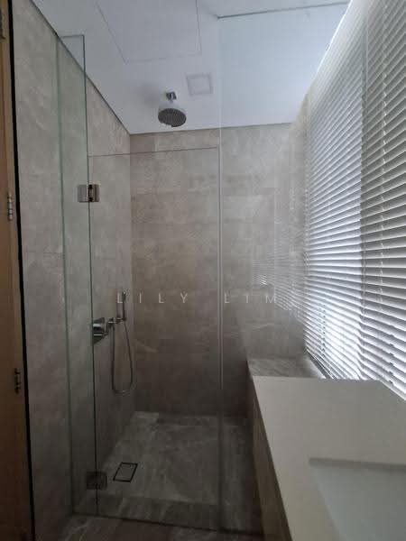 The Laurels @ Cairnhill Road, 38 Cairnhill Road, Orchard / River Valley, 2 Bedrooms, 1,000 sqft, Condominium For Rent, by Lily Lim, 18546994 - Common Bathroom - PropertyGuru.com.sg