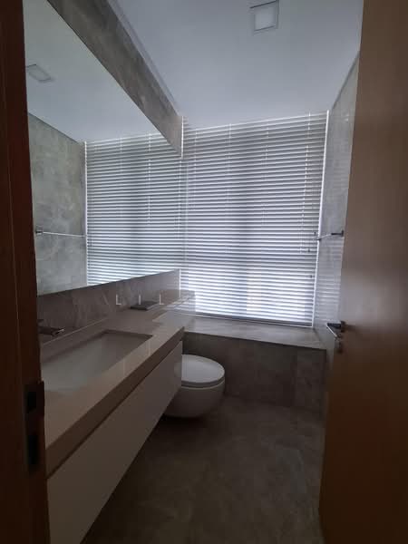 The Laurels @ Cairnhill Road, 38 Cairnhill Road, Orchard / River Valley, 2 Bedrooms, 1,000 sqft, Condominium For Rent, by Lily Lim, 18546994 - Master Bathroom - PropertyGuru.com.sg