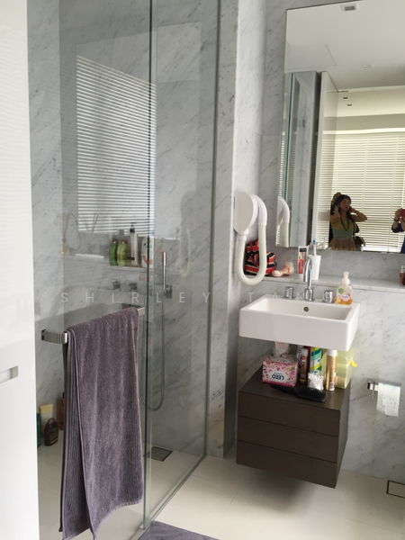 Scotts Square, 6 Scotts Road, 3 Bedrooms, 1,250 sqft, Apartment For Rent, by Shirley Tang, 18602042 - Master Bathroom - PropertyGuru.com.sg