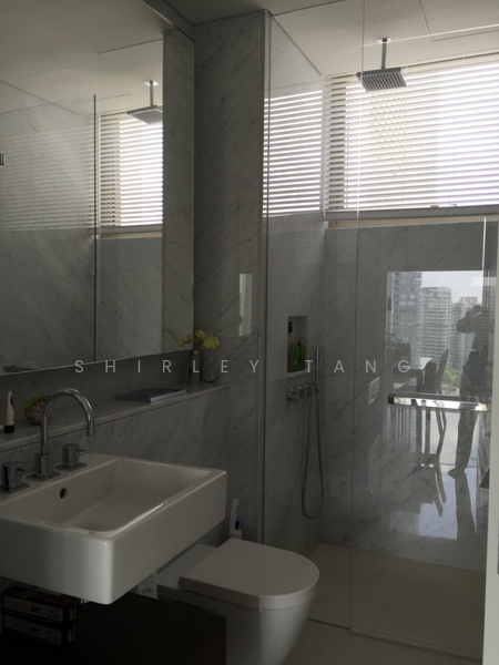 Scotts Square, 6 Scotts Road, 3 Bedrooms, 1,250 sqft, Apartment For Rent, by Shirley Tang, 18602042 - Common Bathroom - PropertyGuru.com.sg