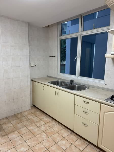 Grand Regency, 9 Jalan Rajawali, 3 Bedrooms, 1,200 sqft, Condominium For Rent, by Cynthia Kok, 18609304 - PropertyGuru.com.sg