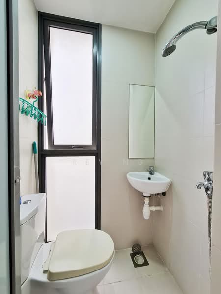 Miltonia Residences, 520 Miltonia Close, 2 Bedrooms, 840 sqft, Condominium For Rent, by Rey Ng, 18615442 - PropertyGuru.com.sg