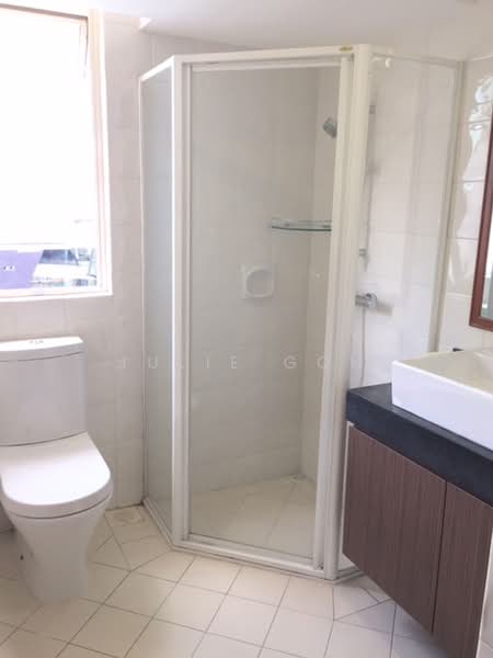 Burlington Square, 175 Bencoolen Street, 2 Bedrooms, 872 sqft, Apartment For Rent, by Julie Goh, 18658696 - PropertyGuru.com.sg