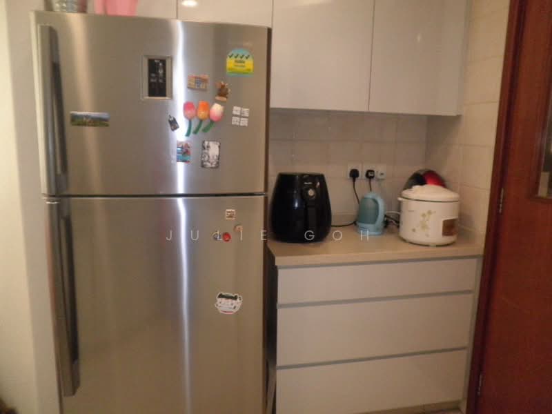 Burlington Square, 175 Bencoolen Street, 2 Bedrooms, 872 sqft, Apartment For Rent, by Julie Goh, 18658696 - PropertyGuru.com.sg