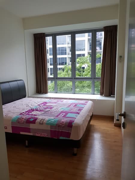 Ferraria Park Condo, 8 Flora Drive, Changi Airport / Changi Village, 2 Bedrooms, 1,023 sqft, Condominium For Rent, by Koh Ai Li, 18660993 - Big common bedroom with queen bed - PropertyGuru.com.sg