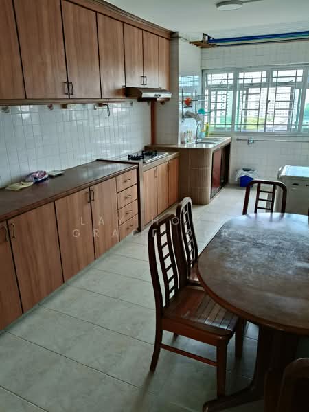 100 Bedok North Avenue 4, 100 Bedok North Avenue 4, 2 Bedrooms, 721 sqft, HDB Flat For Rent, by Lay Hoon Grace Ser, 18664032 - Spacious Kitchen - PropertyGuru.com.sg