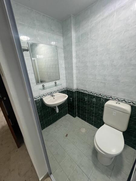 For Rent - Eng Kong Green