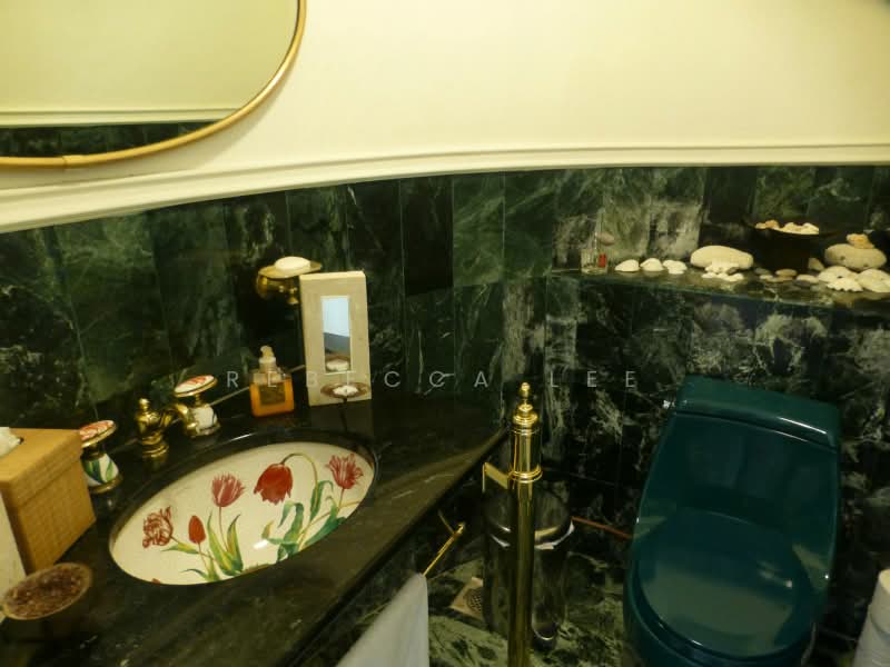 The Balmoral, 18 Balmoral Park, 4 Bedrooms, 3,310 sqft, Condominium For Rent, by Rebecca Lee, 18723296 - renovated powder room made of marble too - PropertyGuru.com.sg