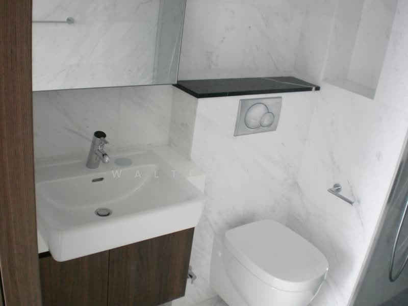 Spottiswoode 18, 18 Spottiswoode Park Road, 1 Bedroom, 387 sqft, Condominium For Rent, by Walter Lau, 18742955 - Simple functional toilet, nice and clean - PropertyGuru.com.sg