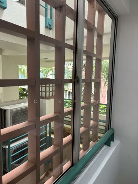 Maple Woods, 985 Bukit Timah Road, 3 Bedrooms, 1,378 sqft, Condominium For Rent, by Bob K P Tan, 18779177 - PropertyGuru.com.sg