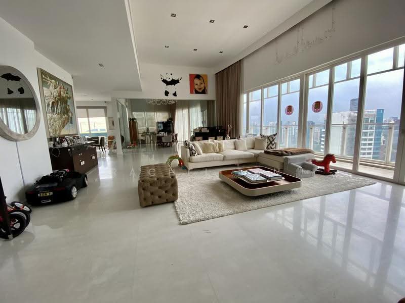 Saint Thomas Suites, 31 St. Thomas Walk, 6 Bedrooms, 7,686 sqft, Condominium For Rent, by Rachel Tan, 18812291 - Spacious living with high ceiling - PropertyGuru.com.sg
