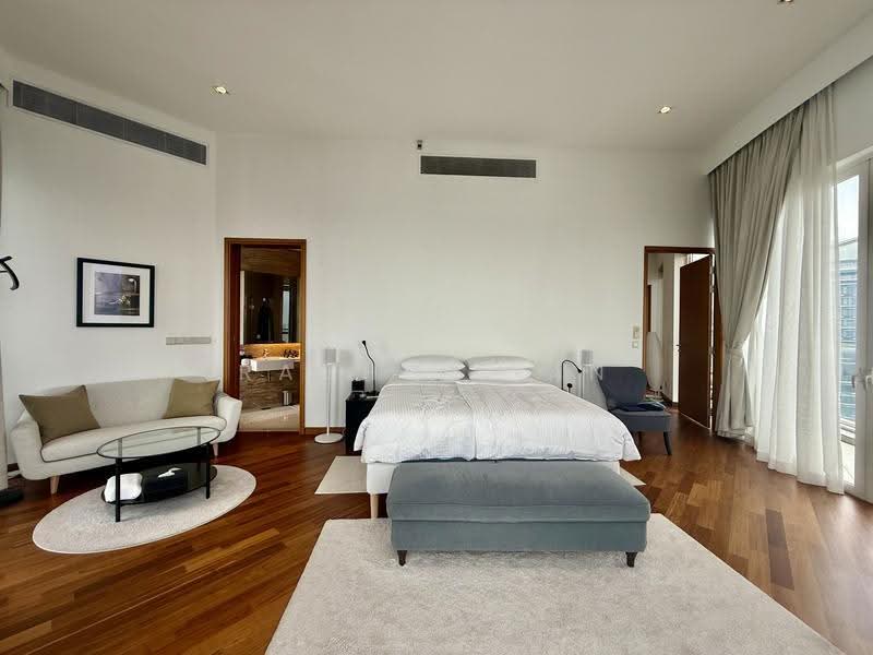 Saint Thomas Suites, 31 St. Thomas Walk, Orchard / River Valley, 6 Bedrooms, 7,686 sqft, Condominium For Rent, by Rachel Tan, 18812291 - Master Bedroom - PropertyGuru.com.sg
