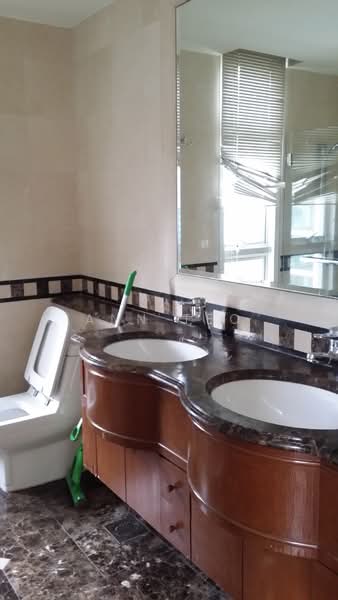 Scotts 28, 28 Scotts Road, 4 Bedrooms, 2,034 sqft, Condominium For Rent, by Ann Teo, 18813216 - bathroom - PropertyGuru.com.sg