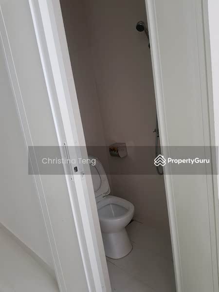 Helper's toilet