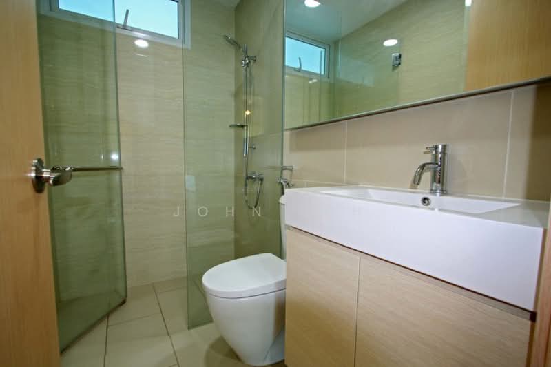 Waterview, 91 Tampines Avenue 1, 2 Bedrooms, 936 sqft, Condominium For Rent, by John Koh, 18839579 - common bathroom - PropertyGuru.com.sg