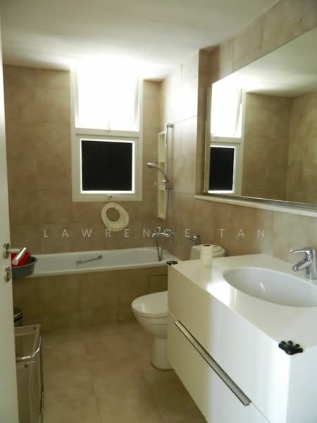 Nuovo, 21 Ang Mo Kio Avenue 9, 3 Bedrooms, 1,281 sqft, Condominium For Rent, by Lawrence Tan, 18910661 - Master bedroom attached Toilet - PropertyGuru.com.sg