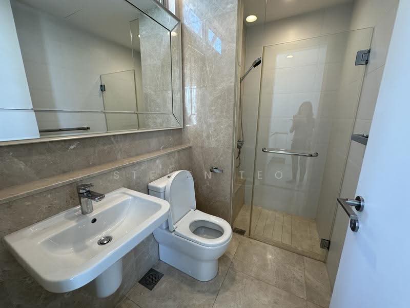 The Trillium, 112 Kim Seng Road, Orchard / River Valley, 5 Bedrooms, 2,390 sqft, Condominium For Rent, by Steven Teo, 18948615 - Studio Bathroom - PropertyGuru.com.sg