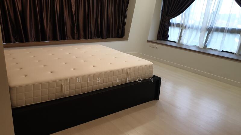 Spacious master bedroom