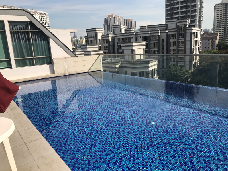                          Jacuzzi Pool 