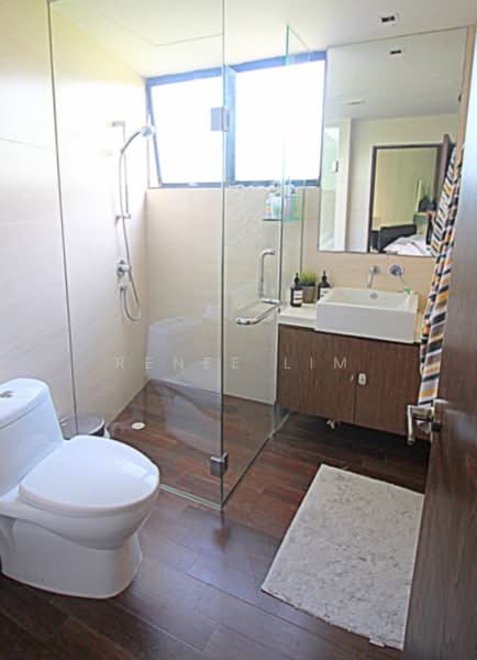 Garden Apartment, 25 Orange Grove Road, 4 Bedrooms, 2,480 sqft, Condominium For Rent, by Renee Lim, 18962640 - Junior master bathroom - PropertyGuru.com.sg