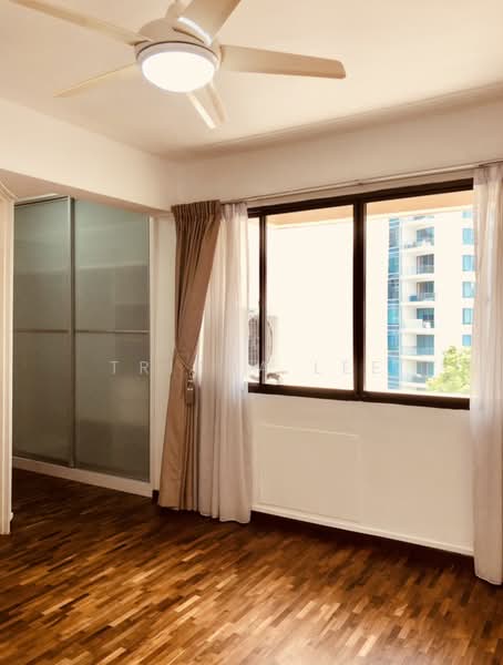 Sommerville Park, 73 Farrer Drive, 3 Bedrooms, 1,948 sqft, Condominium For Rent, by Trisha Lee, 18966196 - 2nd Bedroom - Wardrobe - PropertyGuru.com.sg