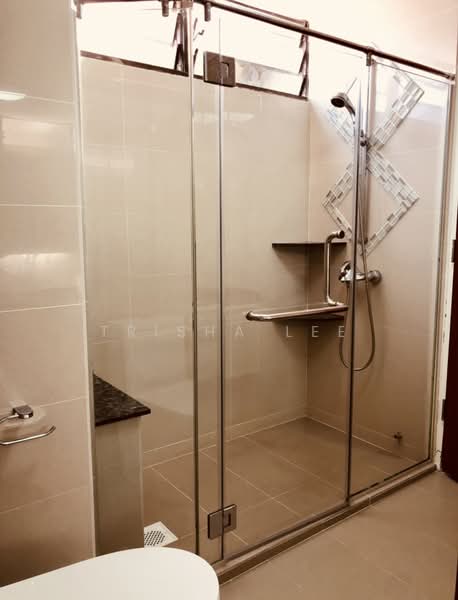 Sommerville Park, 73 Farrer Drive, 3 Bedrooms, 1,948 sqft, Condominium For Rent, by Trisha Lee, 18966196 - Shared Bathroom between 2nd Bedroom & 3rd Bedroom - PropertyGuru.com.sg