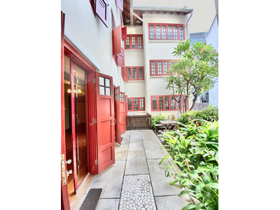 For Rent - RARE: AWARD WINNING HERITAGE CONSERVATION SHOPHOUSE: NEXT TO CHINATOWN MRT (With Facilities)