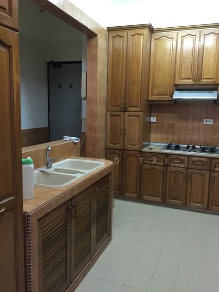 Boon Teck Towers, 41 Boon Teck Road, 3 Bedrooms, 1,600 sqft, Condominium For Rent, by Roland Tai, 18979672 - PropertyGuru.com.sg