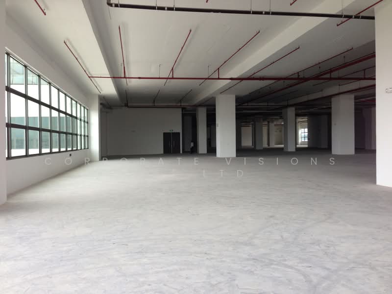 HIGH CEILING PRODUCTION Space: Storage & Distribution. Aircon 10mins walk MRT, Size: 17000, 33000, 52000 sqft CONTACT: +6596881177 Adrian.Koh@corporatevisions.com.sg, Boon Lay / Jurong / Tuas, 25,000 sqft, Light Industrial (B1) For Rent, by ADRIAN KOH HT, 18984871 - Plenty of natural light - CommercialGuru.com.sg
