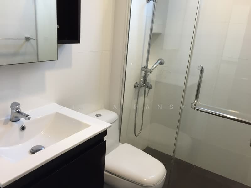 Jervois Lodge, 32 Jervois Road, 3 Bedrooms, 1,798 sqft, Condominium For Rent, by Sheila Pansy, 18999210 - Bathroom - PropertyGuru.com.sg