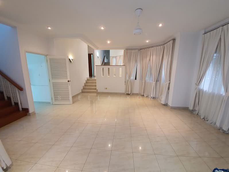 Toh Estate, Toh Drive, 6 Bedrooms, 4,000 sqft, Detached House For Rent, by Stella Kong, 19011872 - Generous warm living room - PropertyGuru.com.sg