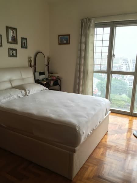 The Bayshore, 30 Bayshore Road, 3 Bedrooms, 1,184 sqft, Condominium For Rent, by Shan Yap, 19020012 - Master Bedroom with City - PropertyGuru.com.sg