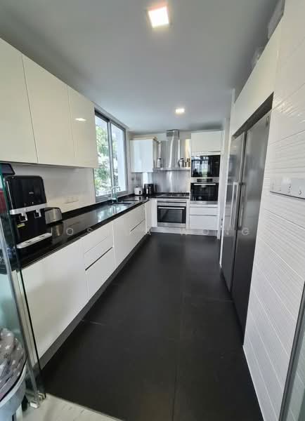 Waterfall Gardens, 8 Farrer Road, 3 Bedrooms, 1,830 sqft, Condominium For Rent, by Joshua Wong, 19025712 - PropertyGuru.com.sg