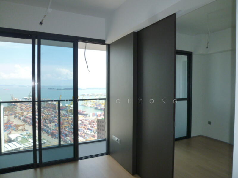 Separation to bedroom