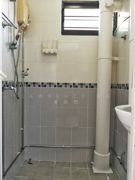 3 Saint George's Road, 3 Saint George's Road, 2 Bedrooms, 721 sqft, HDB Flat For Rent, by Lawrence Ng 黄启恒, 19027148 - Common Bathroom - PropertyGuru.com.sg