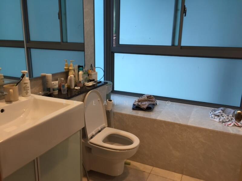 common batroom