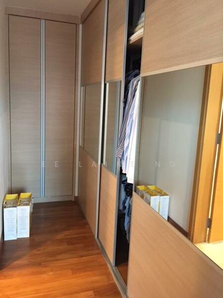 Master Walk in Wardrobe