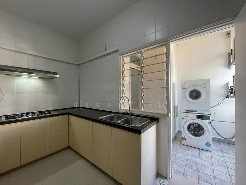 Pinewood Gardens, 23 Balmoral Park, Tanglin / Holland / Bukit Timah, 3 Bedrooms, 1,259 sqft, Condominium For Rent, by Sarah Lim, 19034157 - PropertyGuru.com.sg