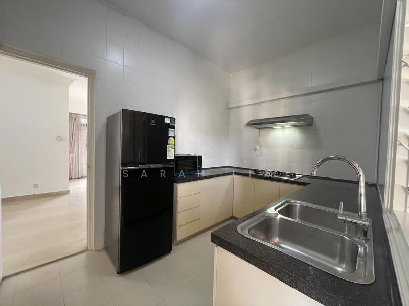 Pinewood Gardens, 23 Balmoral Park, Tanglin / Holland / Bukit Timah, 3 Bedrooms, 1,259 sqft, Condominium For Rent, by Sarah Lim, 19034157 - PropertyGuru.com.sg