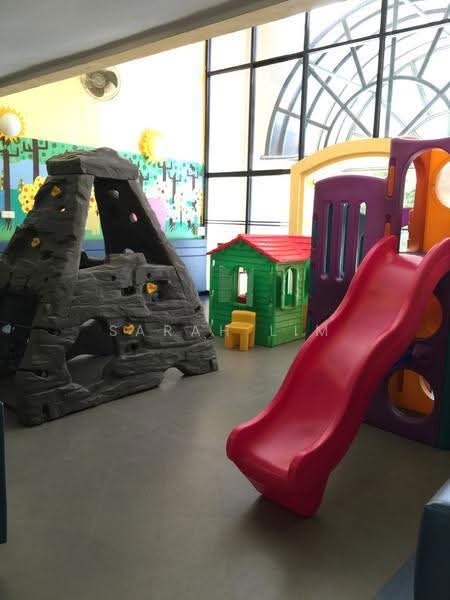 Pinewood Gardens, 23 Balmoral Park, Tanglin / Holland / Bukit Timah, 3 Bedrooms, 1,259 sqft, Condominium For Rent, by Sarah Lim, 19034157 - Children's enclave - PropertyGuru.com.sg