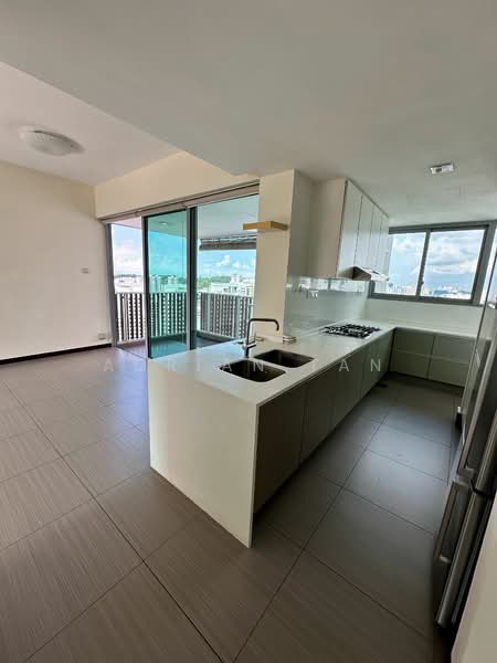 Regency Suites, 36 Kim Tian Road, 3 Bedrooms, 1,421 sqft, Apartment For Rent, by Adrian Tan, 19036781 - PropertyGuru.com.sg